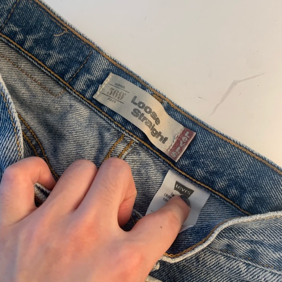 Perfect vintage Levi distressed jean shorts!!! - Picture 4 of 5